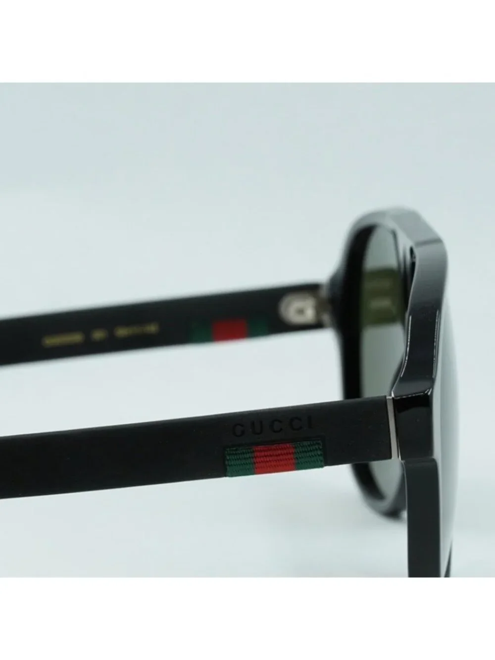 Gucci GG0009S 001 Sunglasses Black Aviator Frame, Green Lenses